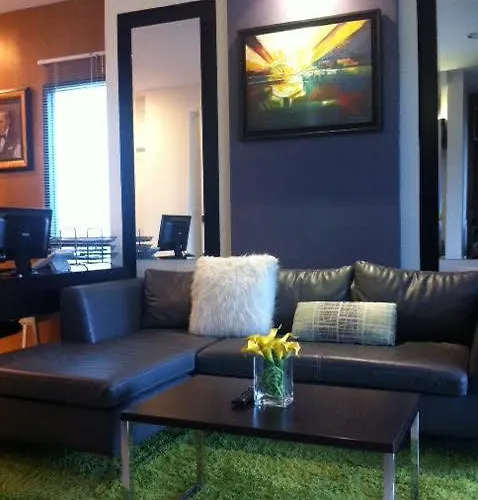 Urban Golf Club Rama 9 - Airport Link Guest house